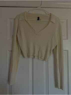 H&M Cream Ribbed V-Neck Cropped Long Sleeve Top